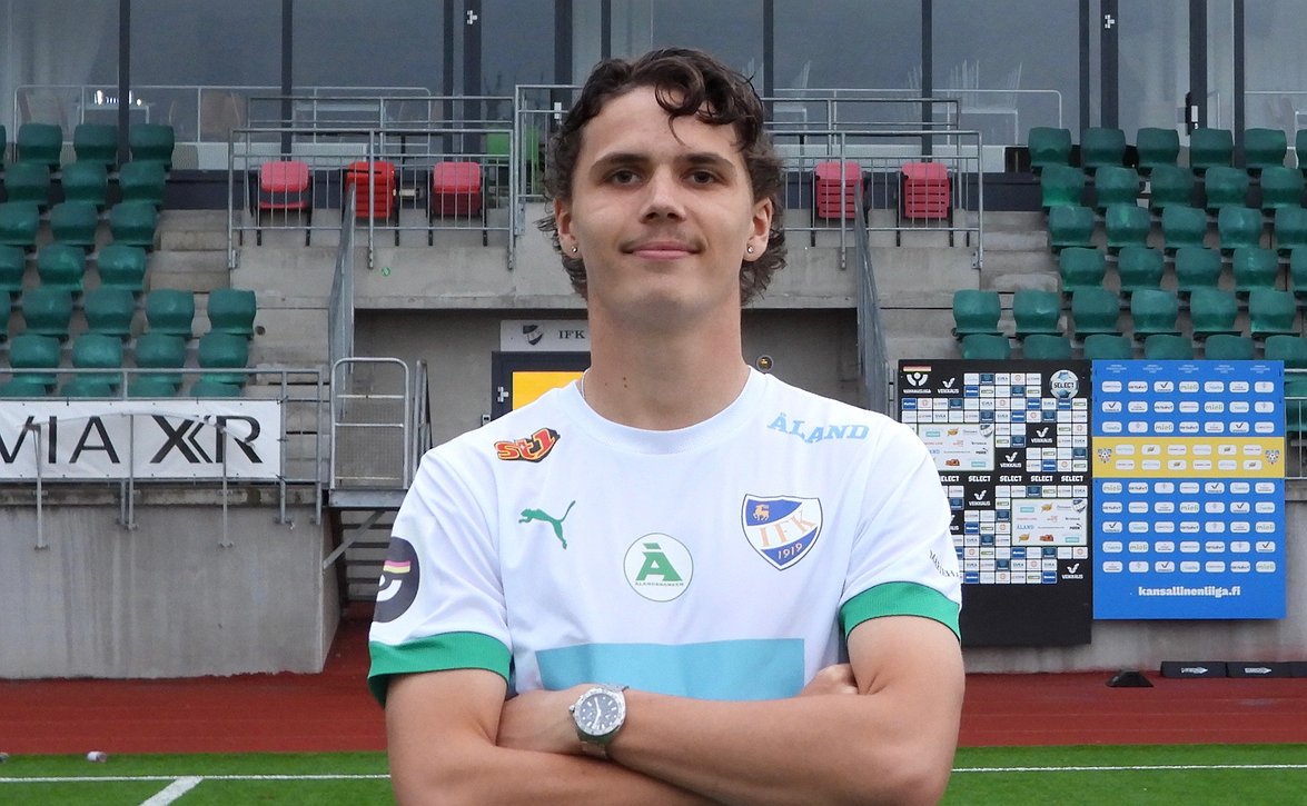 ​"Selkeä askel eteenpäin tällä kaudella" – oma kasvatti Arvid Lundberg jatkaa IFK Mariehamnissa