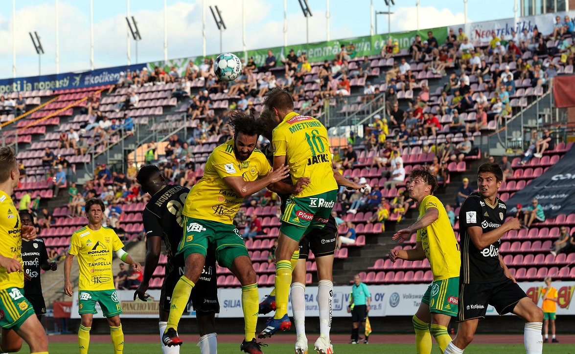 Ilveksen kausikortit myynnissä