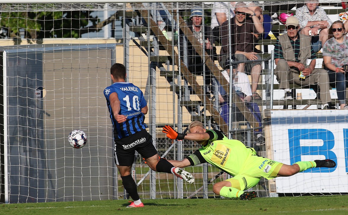 ​Filip Valencic jo miltei ennätystahdissa – 0,8 maalia ottelua kohden