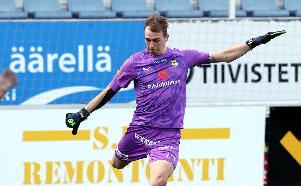 ​KuPS:lle tappio Häckenin vieraana