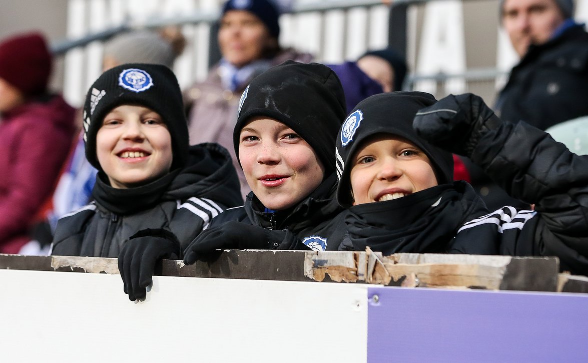 HJK:n yleisömäärät selvässä nousussa - "Junnupääty on ollut loistava lisä"