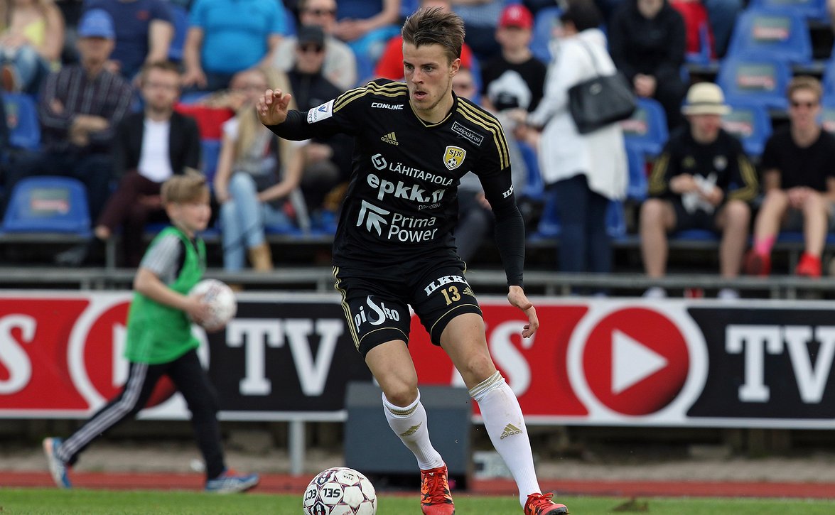 Kauden 200. maali Roope Riskille