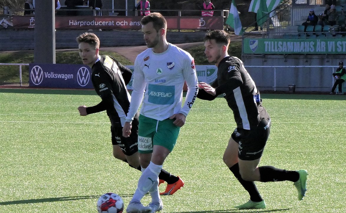 ​IFK Mariehamnin Mikko Sumusalo: "On selvää, että huolestuu, kun häviää jatkuvasti"