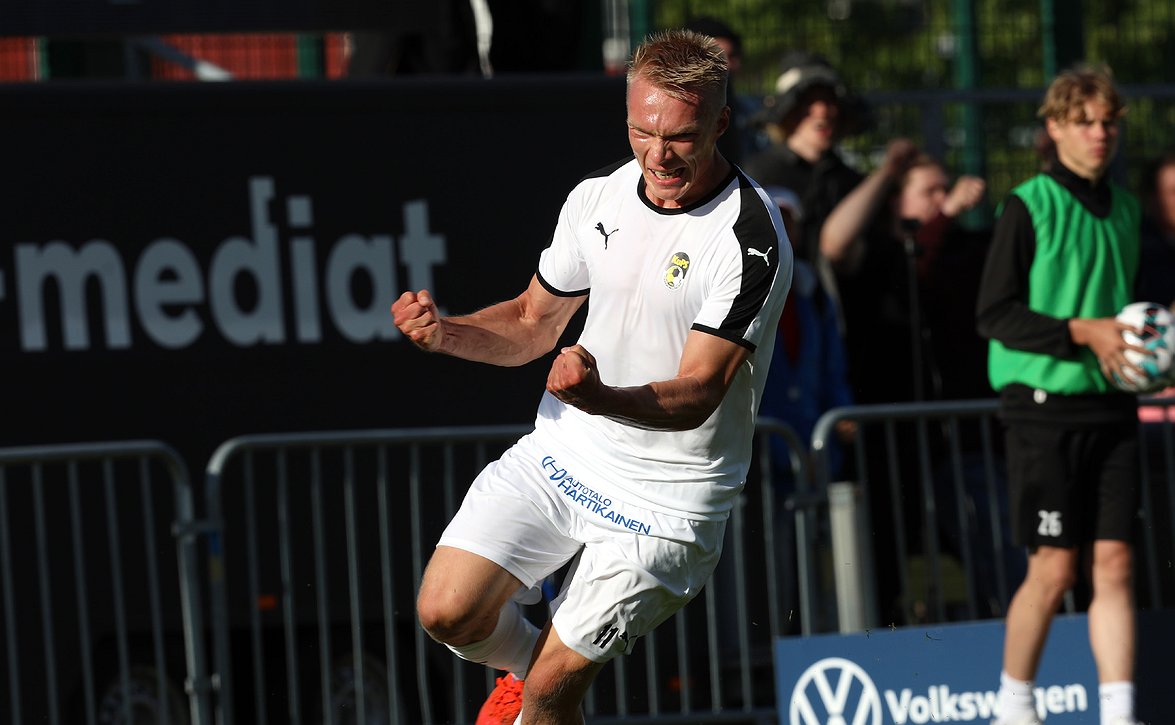KuPS jatkaa vahvaa menoaan (KuPS-SJK 2-1)