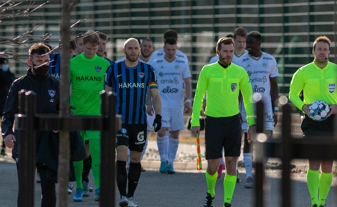 Inter yllätti 4-3-3 -ryhmityksellä - "Useamman muodon hallitseminen on hyödyllistä"