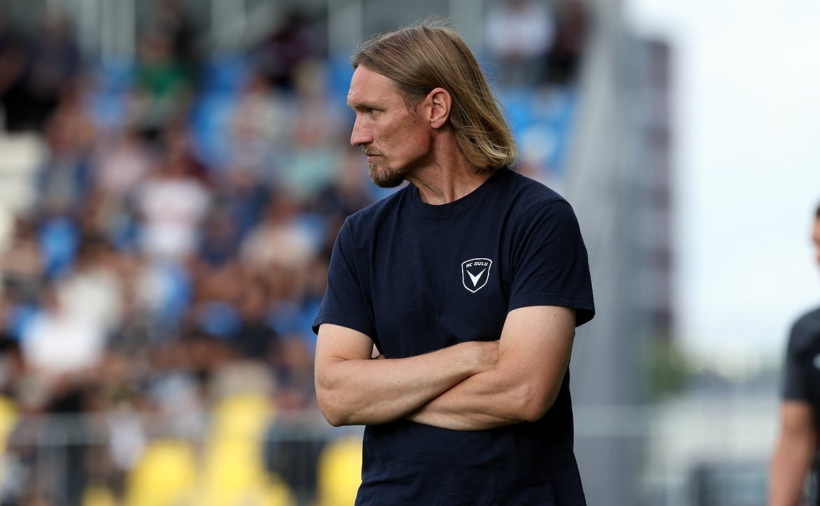 AC Oulun joukkue vetää hetken henkeä, taustalla tapahtuu - "tulevan suunnittelu alkaa nopealla aikataululla"