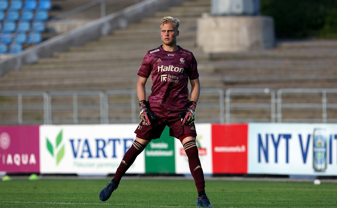 Joona Tiaisen ura jatkuu HIFK:ssa 