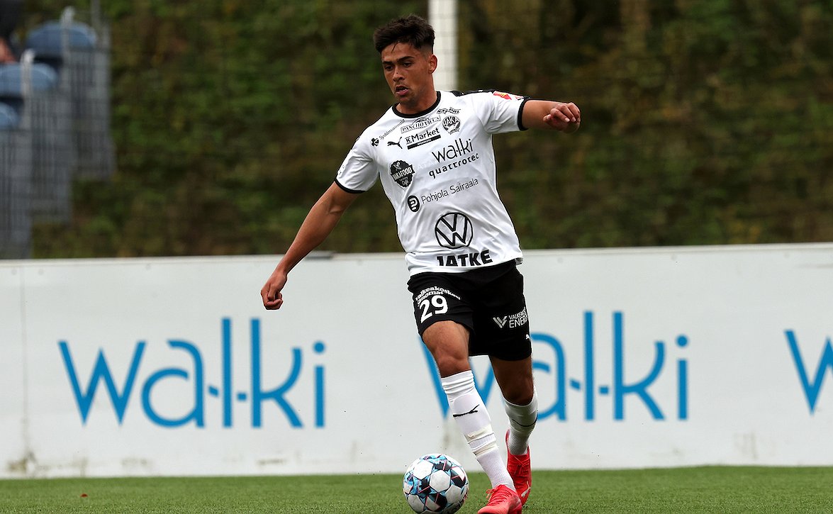 Hakan Rogerson kaatamassa Papua-Uusi-Guineaa