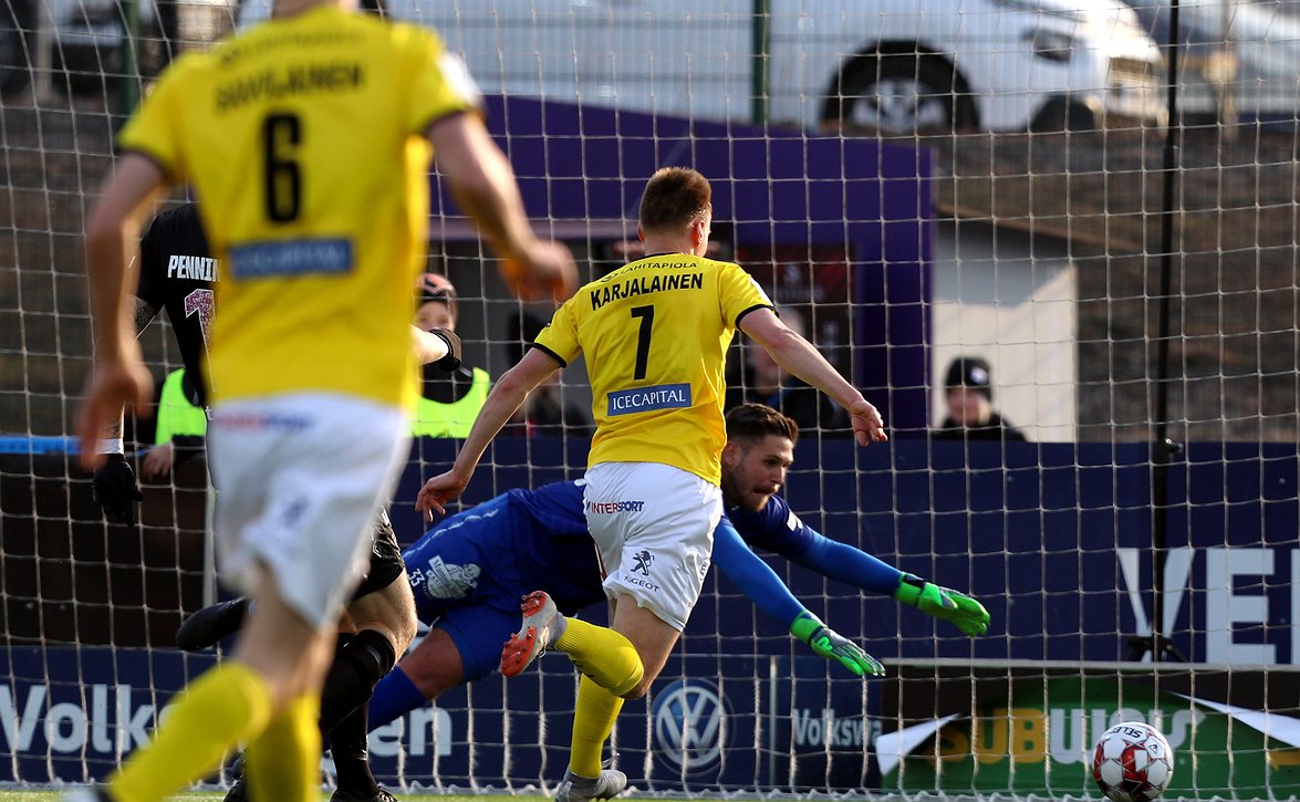 "Tarvitsemme kaikkien tukea" - Karjalainen kutsuu KuPS-faneja HJK-otteluun