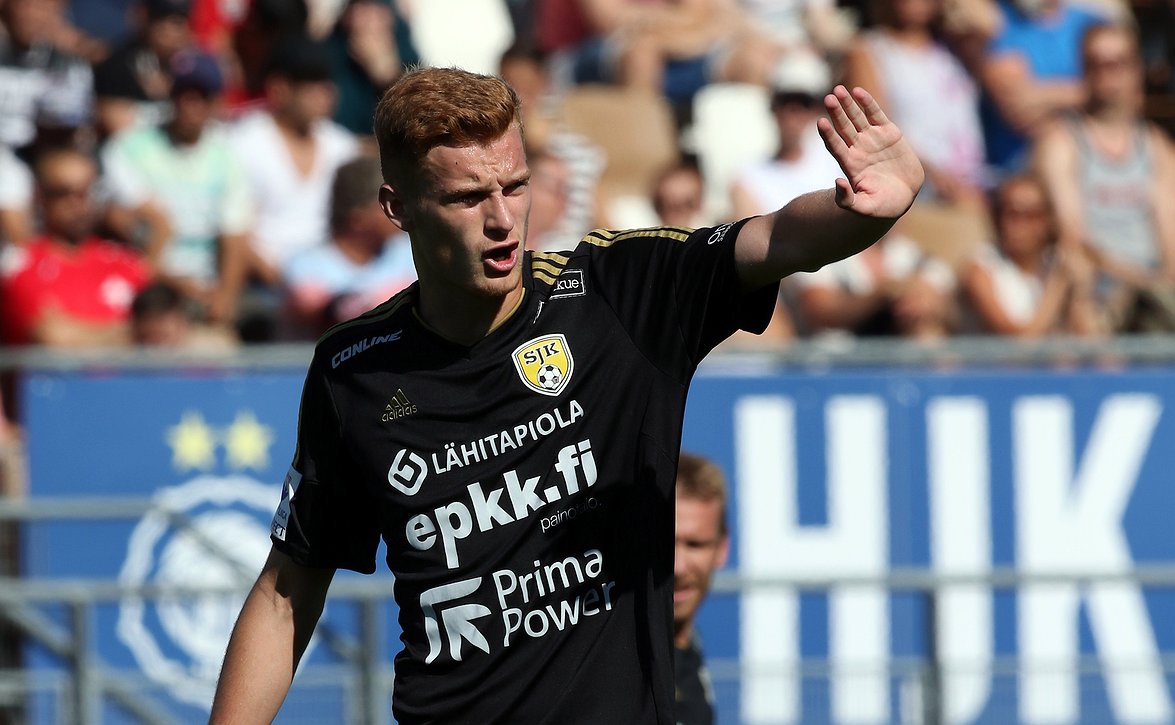 SJK:lle takaisku - Matej Hradecky loukkaantui
