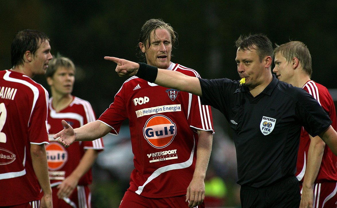 Jalkapallovaikuttajia palkittiin Opetus- ja kulttuuriministeriön toimesta