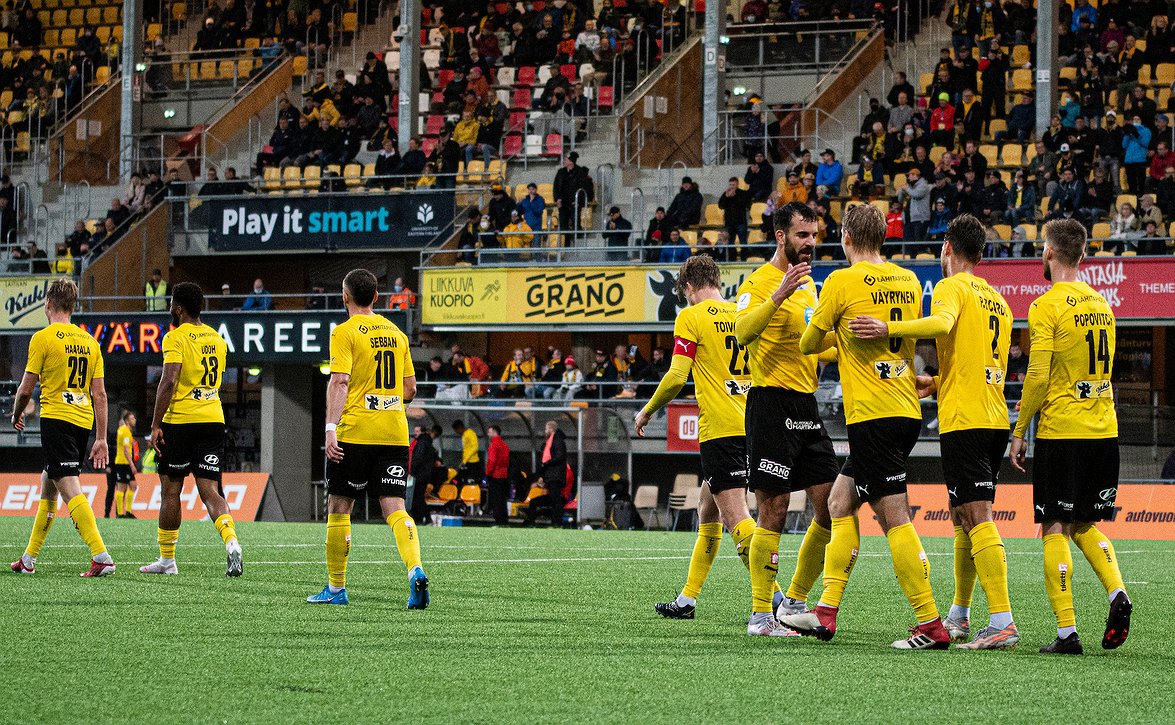 "Kentälle jätettiin kaikki" - Valakari ylisti KuPS:n työmoraalia