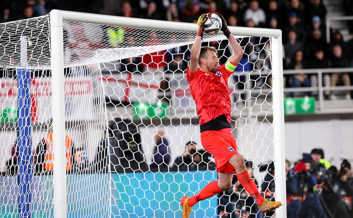 Huuhkajat taipui Hollannille