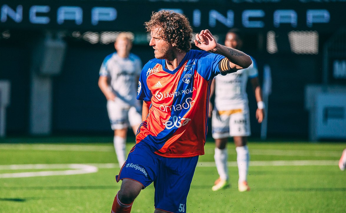 ​SJK:n historiallisten pelipaitojen huutokauppa alkaa 