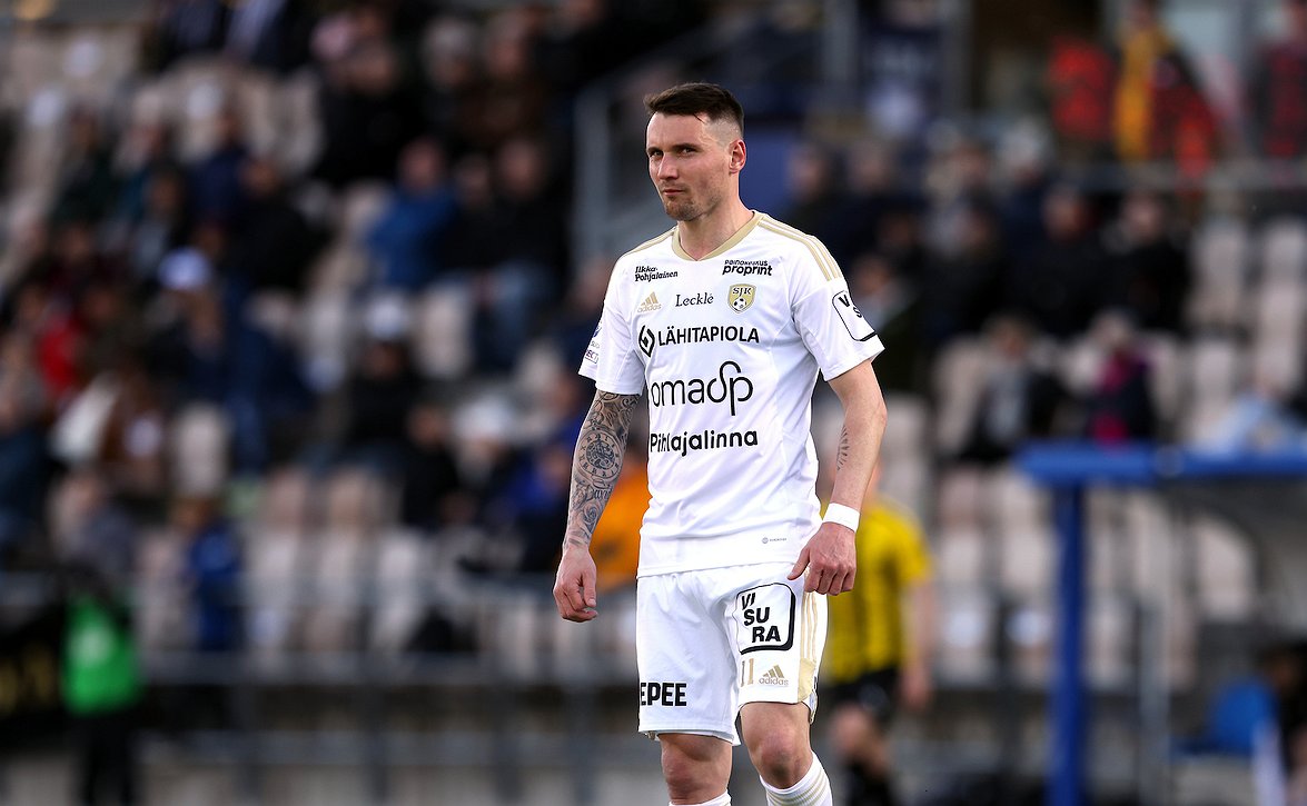 "Menetämme erittäin tärkeän pelaajan" - SJK-luotsi Gómez kiittää Denis Oliinykia