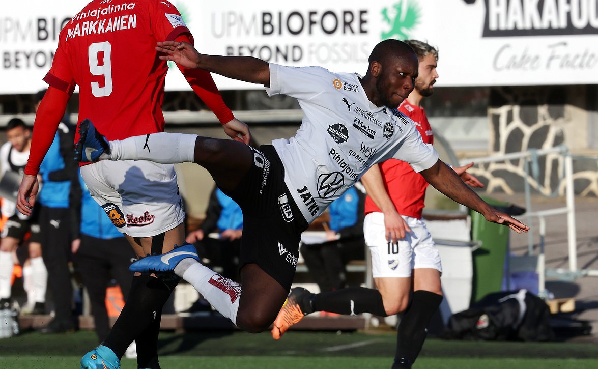 Henri Malundama jatkaa FC Hakassa – ”Todella arvostettu kaveri kopissa”