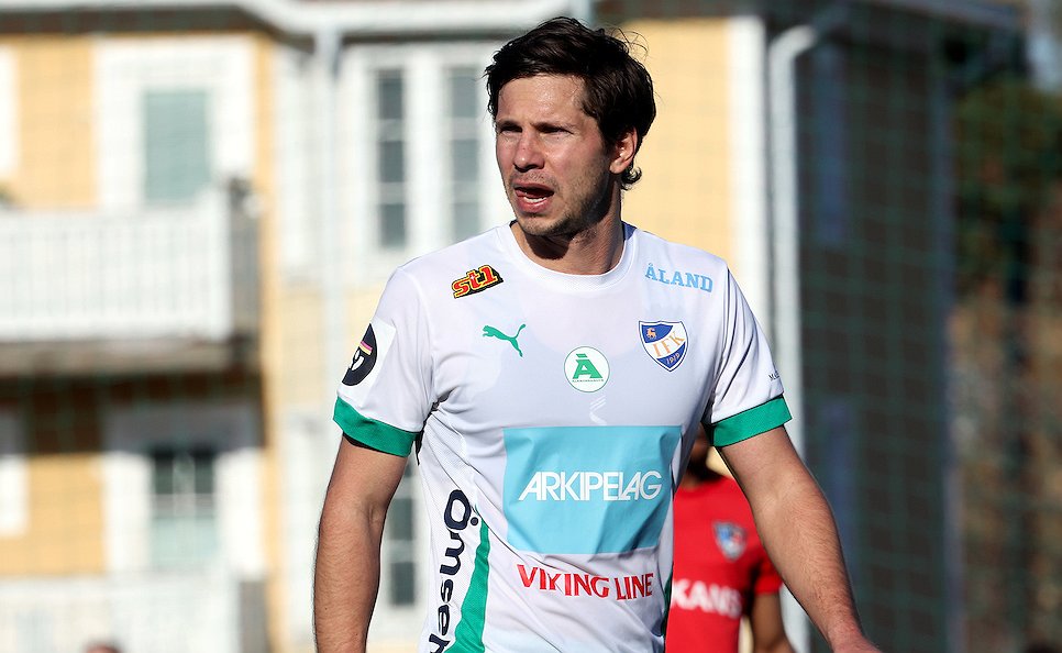 "Lopulta aika yksinkertainen päätös" - Sebastian Dahlström jatkaa IFK Mariehamnissa