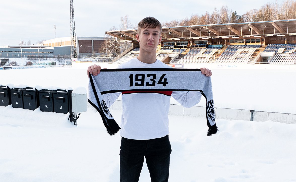 "Erittäin potentiaalinen pelaaja" - Haka sopimukseen puolustajalupauksen kanssa