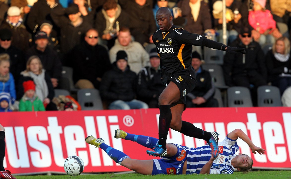 Liigajoukkueet tulessa mielenkiintoisissa peleissä tänään