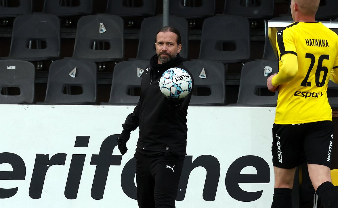 "Toivotaan että kehitys näkyy tulostaululla" – IFK Mariehamn voitto mielessä Hakaa vastaan