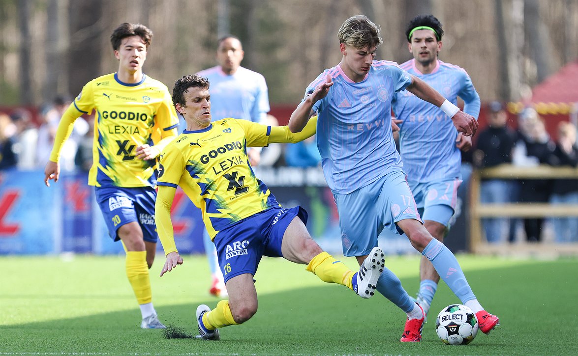 HJK haki derbyvoiton Oulunkylästä (IF Gnistan-HJK 0-3)