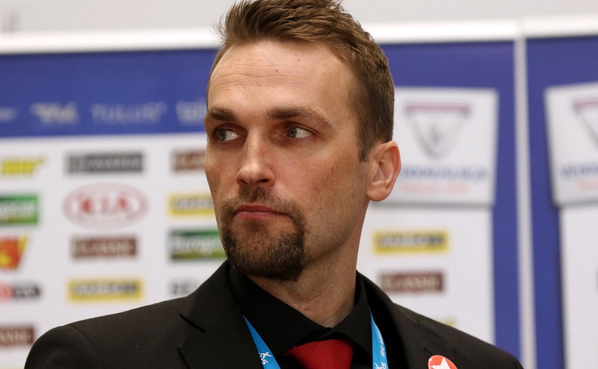 ​HIFK-luotsi Honkavaara manasi: "Liikaa kolisee omissa"