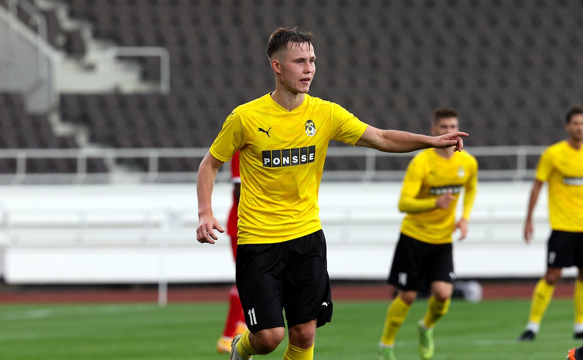 KuPS komeaan voittoon AC Oulusta - Janis Ikaunieks paukutti hattutempun