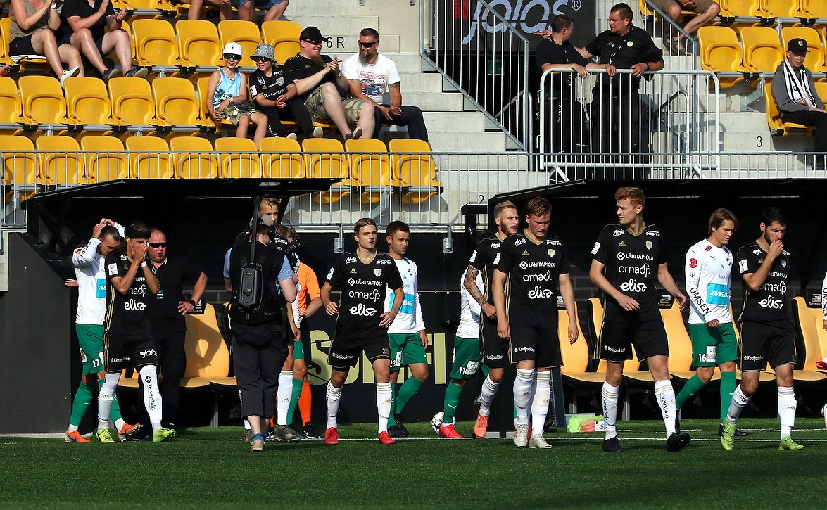 "Uutta virtaa koko joukkueeseen" - SJK siirtyi harjoittelemaan OmaSp Stadionille