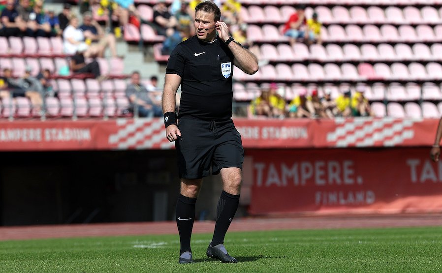 Erotuomarit nimetty kotimaan pääsarjoihin