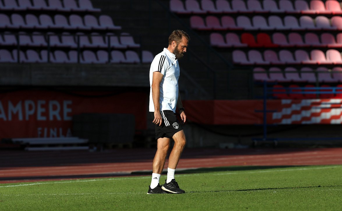 "Tietyllä tavalla rutiinia on" - SJK-luotsi Jani Honkavaara varoittaa KTP:sta