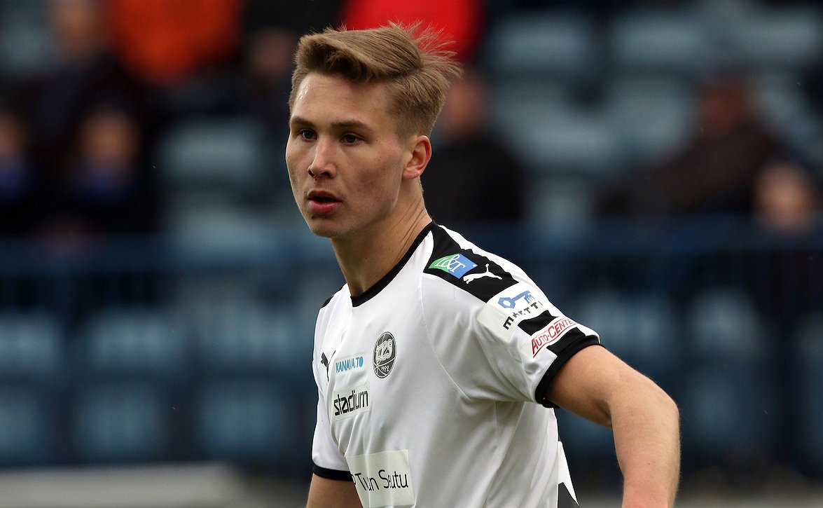 Toppari mietti talvella päänsä puhki, missä ura jatkuu - kysyi neuvoja entiseltä pelitoverilta