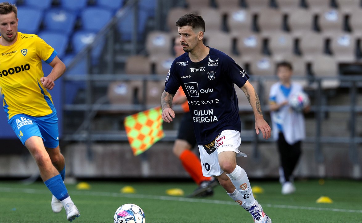 "Vielä paljon todistettavaa ja esitettävää" - Danny Barrow ja AC Oulu jatkosopimukseen
