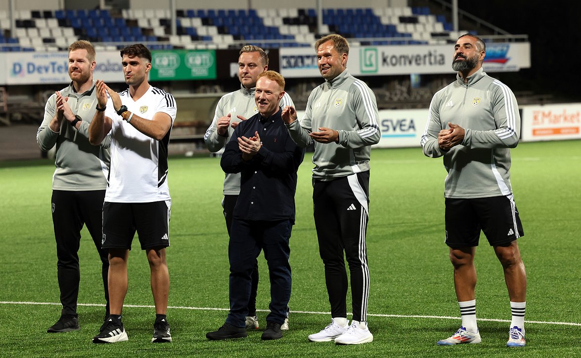 ​"Hyvä peli meiltä, mutta tulos oli ehkä vähän liikaa" – SJK-luotsi Stevie Grieve iloitsi voitosta