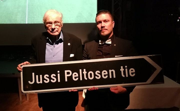 Haka-legenda Jussi Peltonen saa oman tien Tehtaan kentälle