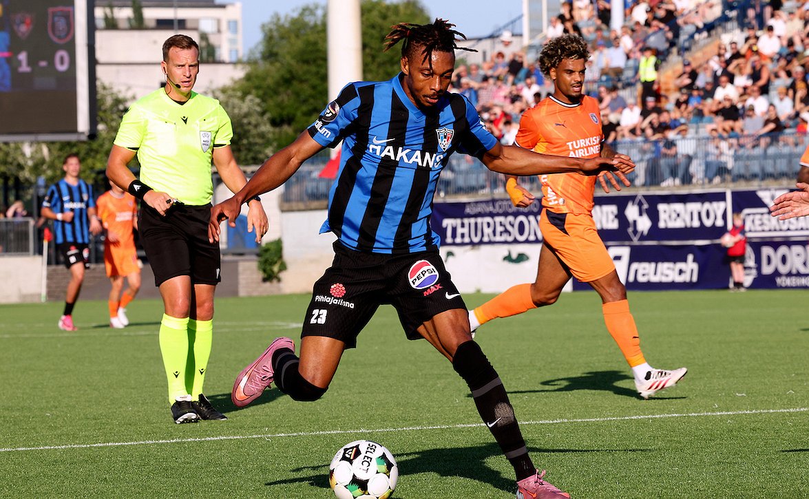 Loic Essomba siirtyy FC Interistä Saudi-Arabian pääsarjaan