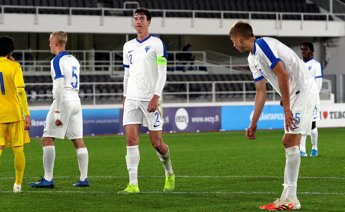 Tanska kaatoi Pikkuhuuhkajat