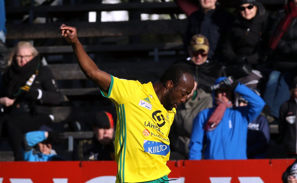 Reuben Ayarna ja Emile Paul Tendeng SJK:n riveihin