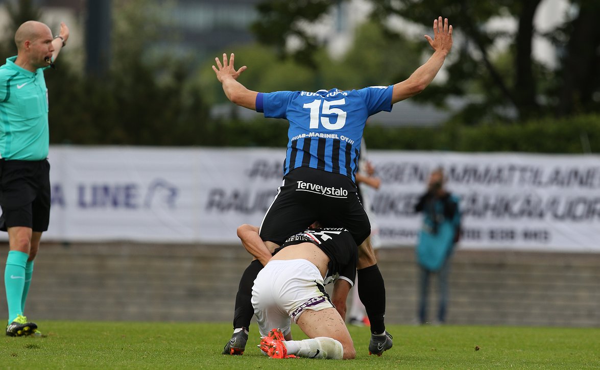 Interissä harmiteltiin alun katastrofia: "Siinä moni nukahti"