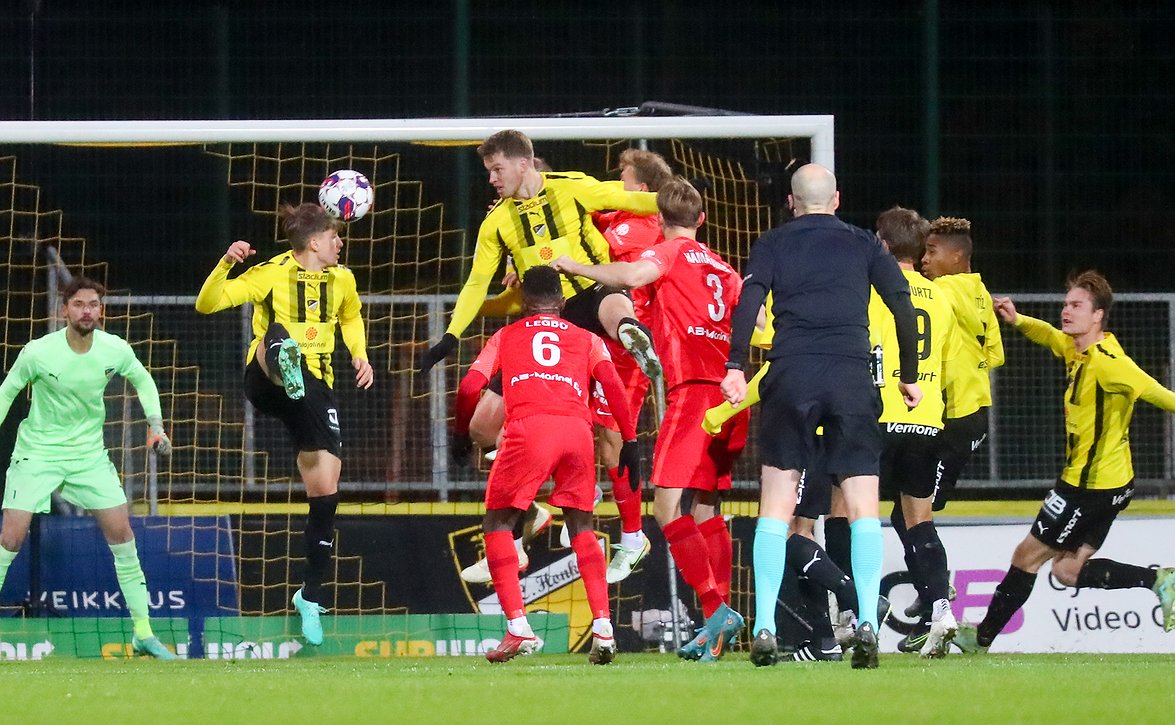 Honka jatkaa Eurolopputurnausta (FC Honka-FC Inter rp. 4-2 (2-0))