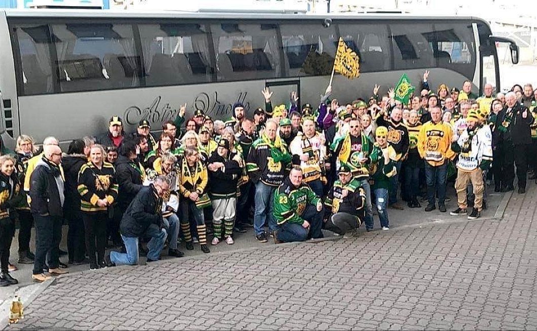 Ilves ja Ilves Ikuisesti ry yhteistyösopimukseen - Arttu Tulehmo kummipelaajana