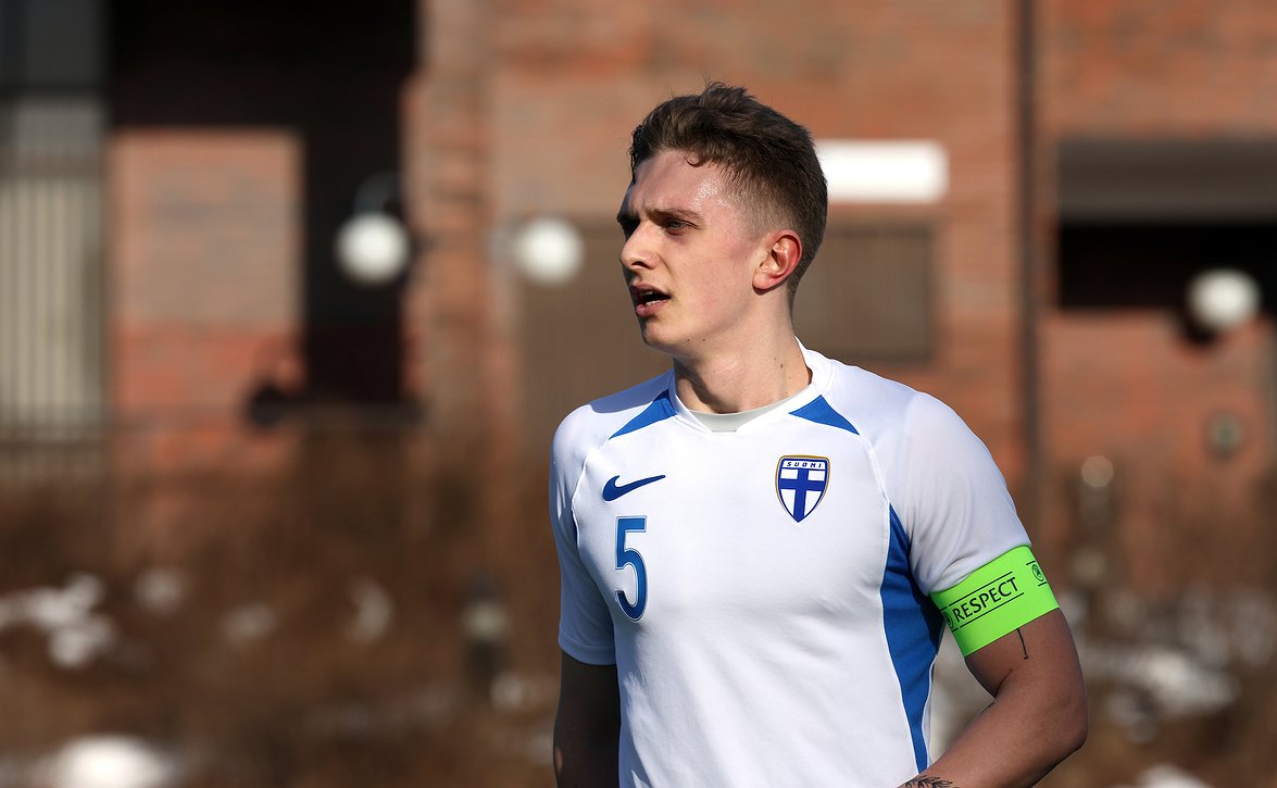 Pikkuhuuhkajille tappio Ruotsia vastaan