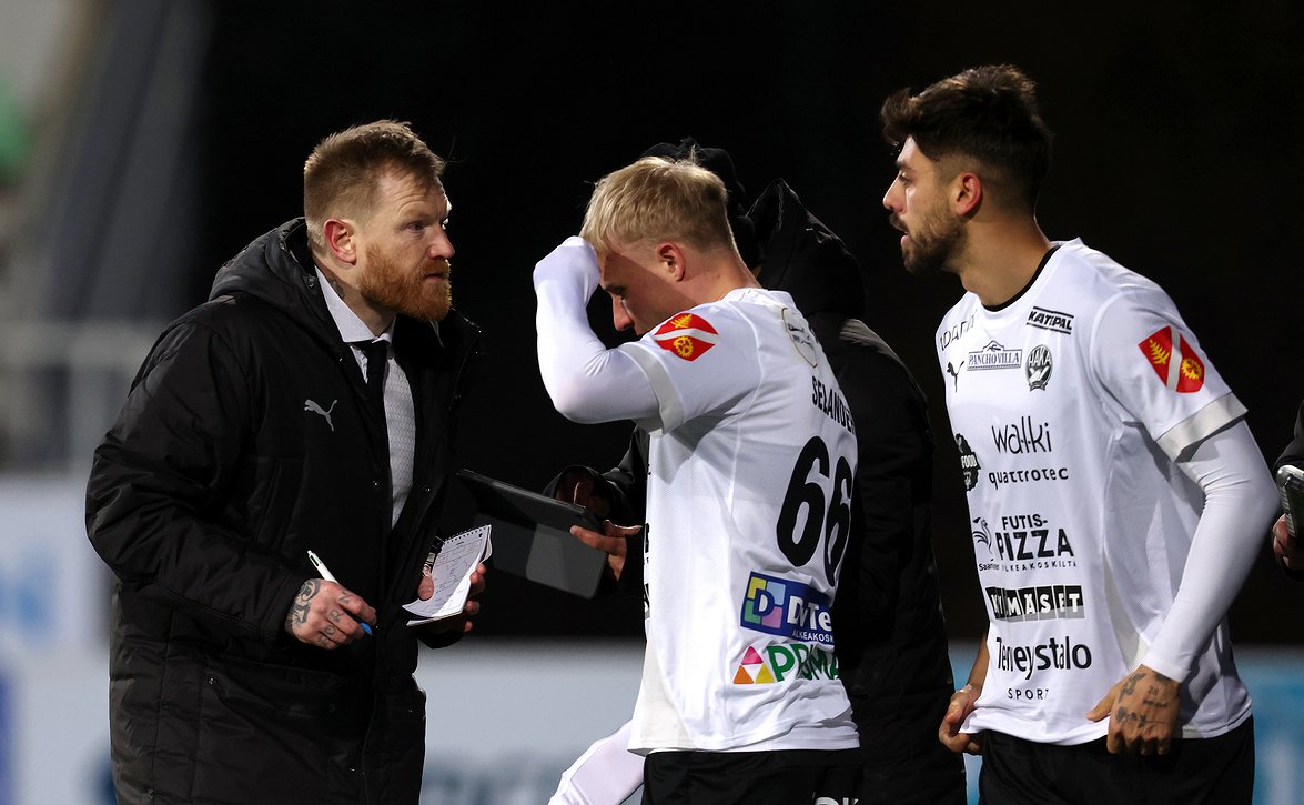 "Pitää mennä hyvällä asenteella" - Haka Äänekoskelle hakemaan jatkopaikkaa Suomen Cupissa