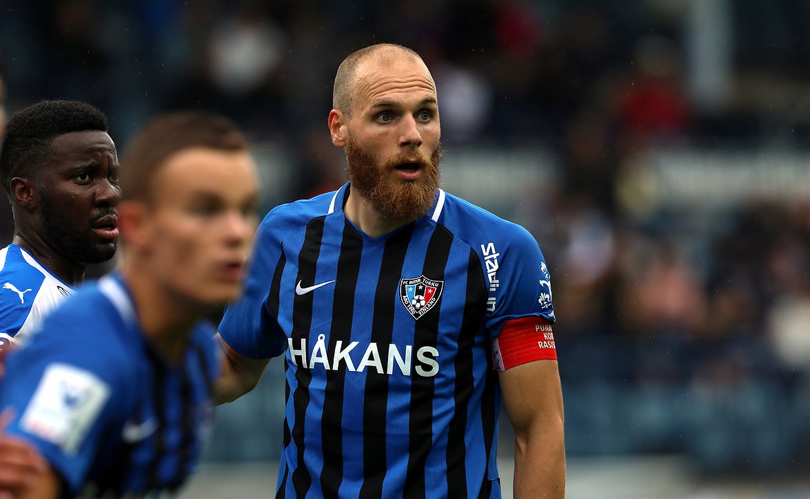 ​Timo Furuholmista Veikkausliigan legenda