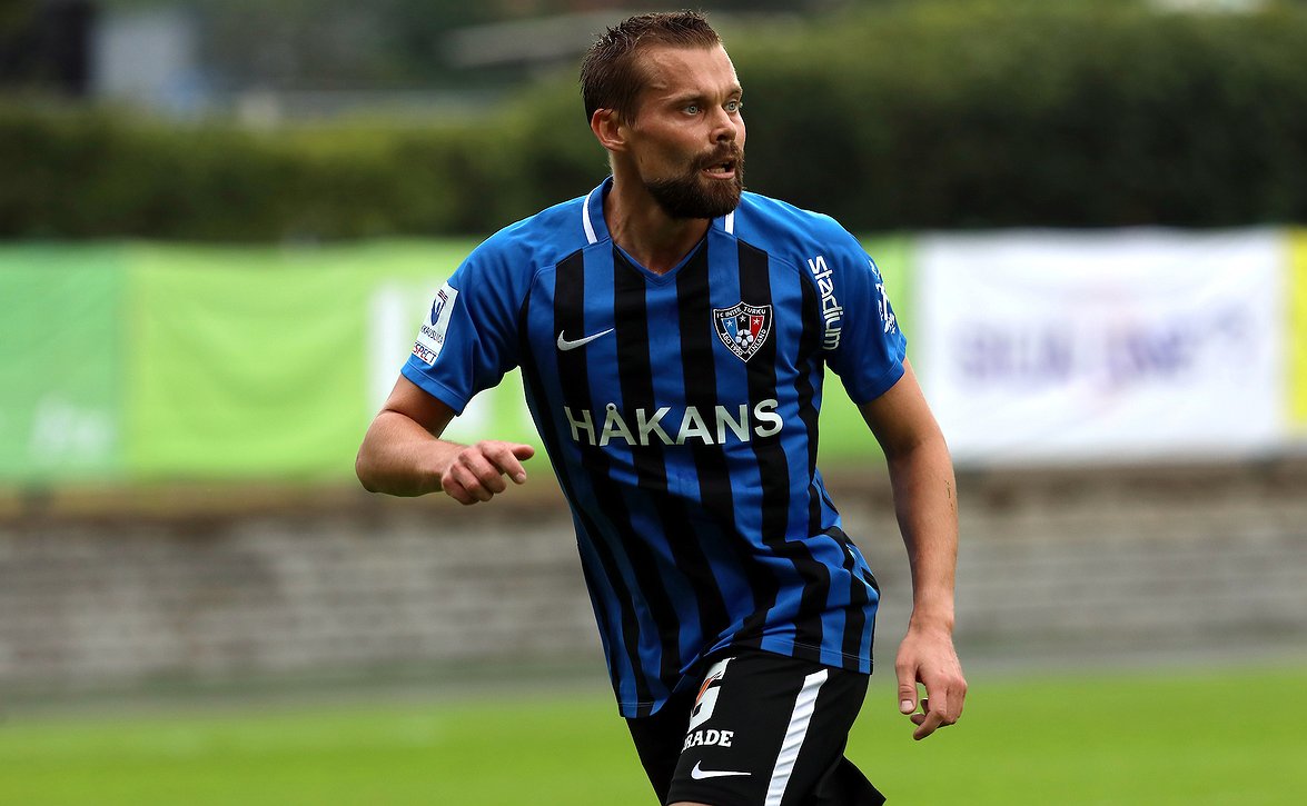 Interin Jesper Engström taas pelikunnossa - "Olihan se hienoa palata pelikentille"