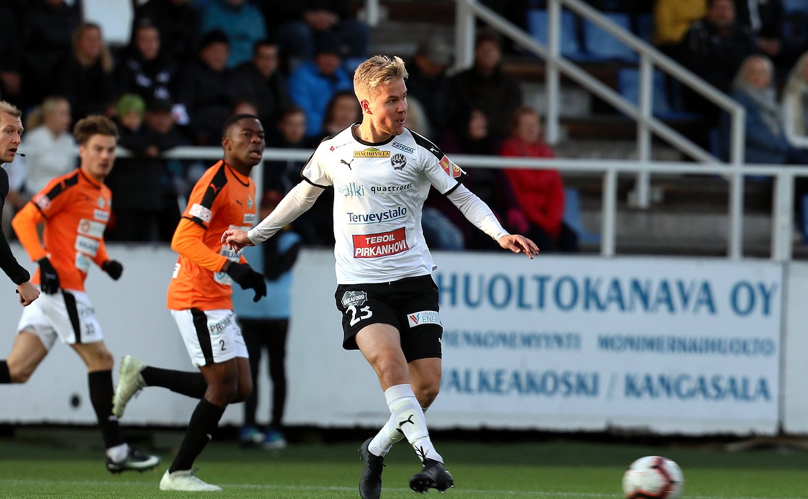 Laitapakista Ykkösen maalikuninkaaksi - Hakan Salomo Ojala "yrittää pärjätä" Veikkausliigassa