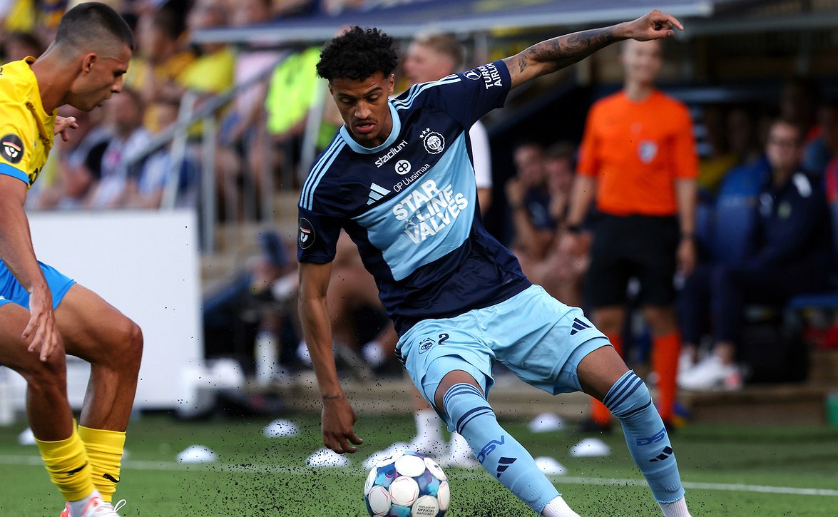 Brooklyn Lyons-Foster jatkaa HJK:ssa - "Palaamme sinne minne kuulumme"