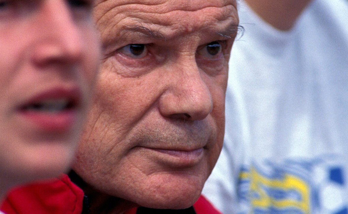 KuPS-HJK -ottelussa perinteinen taputushetki Aulis Rytkösen muistolle