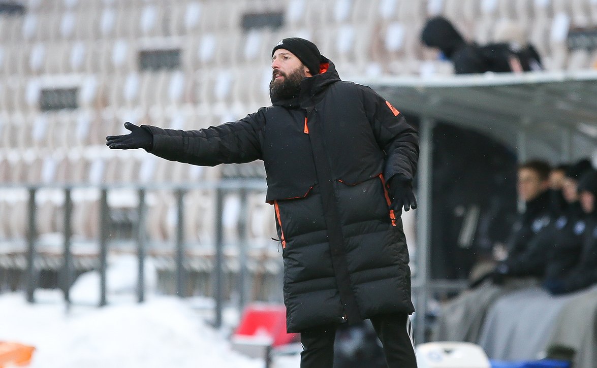 "Erittäin tyytyväinen erittäin vahvaan esitykseen" - SJK haki voiton HJK:sta