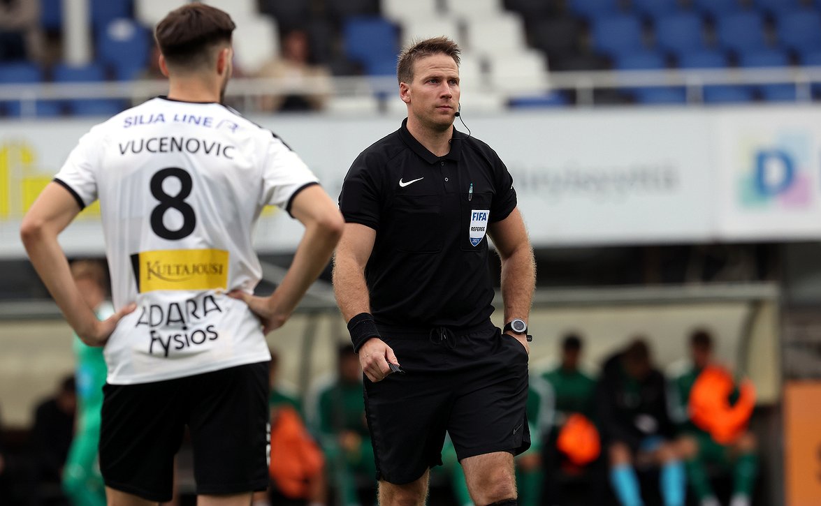 Petri Viljasen erotuomarikvartetti U21 EM-karsintaan Bulgariaan