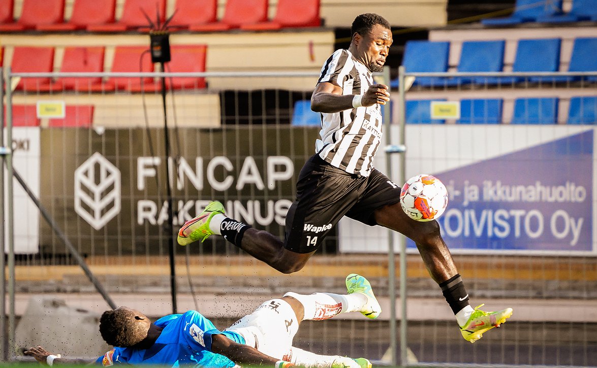 "Aika hiljaiseksi vetää" - Tainio kaipaa Hakalta ryhtiliikettä VPS-tappion jälkeen